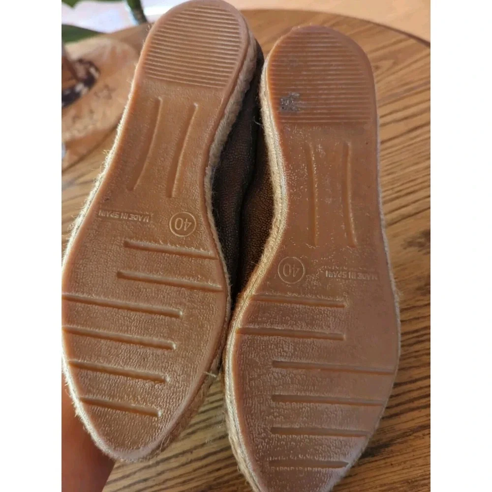 Pretty Fabiolas Womens Size US 9 Gold Shimmer Leather Espadrille Shoes‎ Slip On